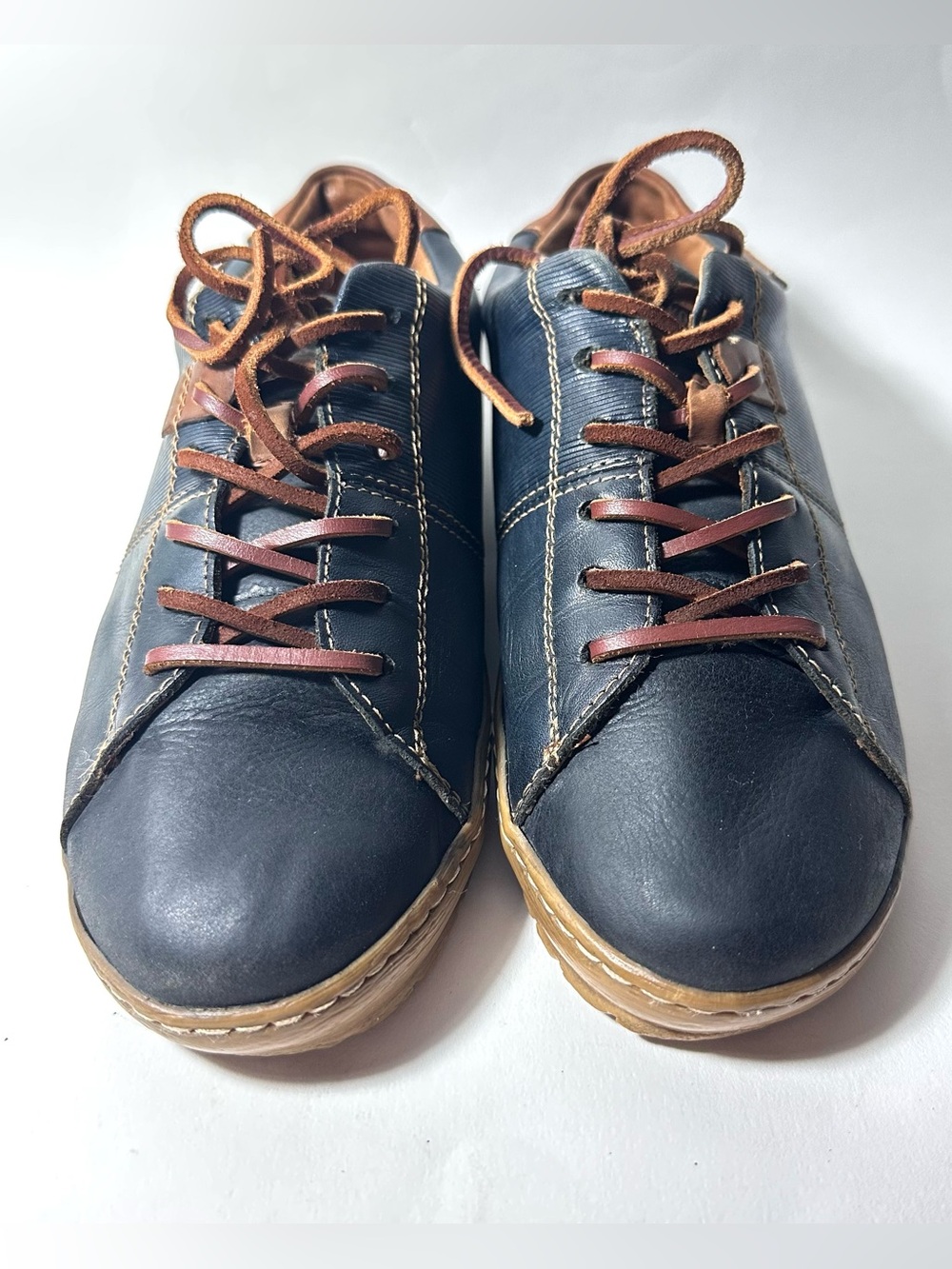 Shoes - Picture 6 of 16